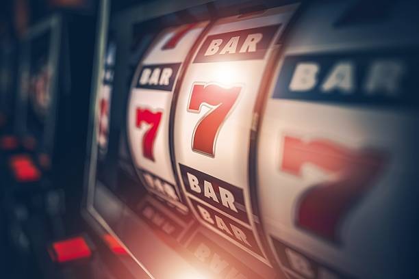 Bonanza Gold bonus feature activation with multiplier symbols and free-spin counter
